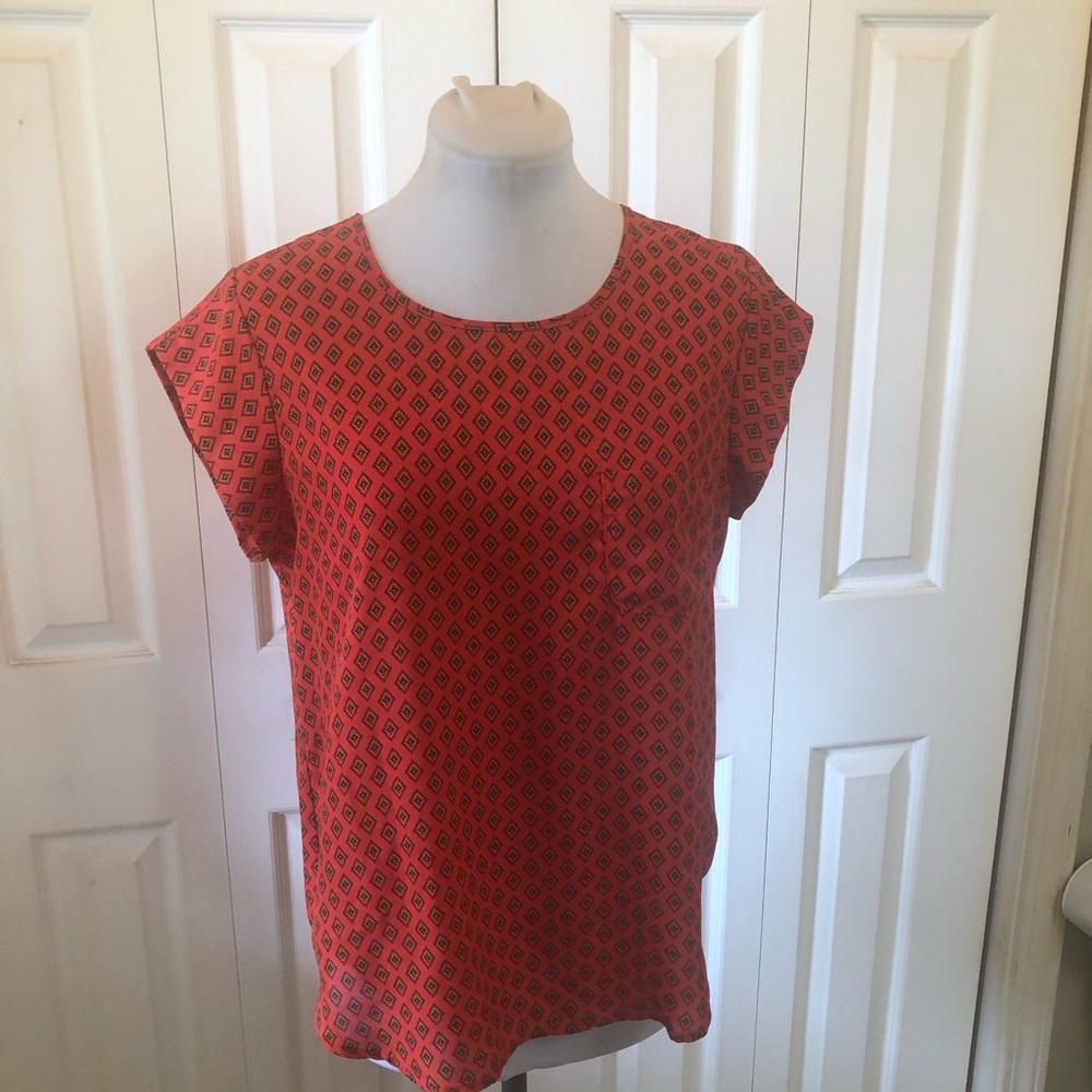 Vintage Lily White Red Geometric Short Sleeve Scoop Neck Top